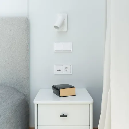 Brand New 2bdroom Free Parking דירה *