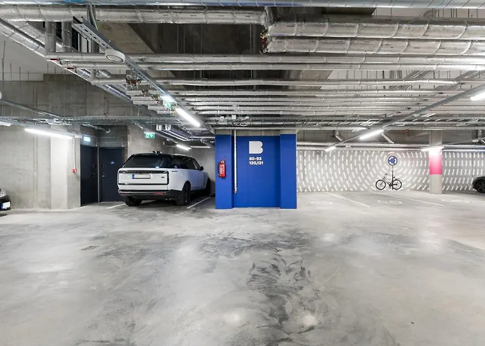 Brand New 2bdroom Free Parking Apartment *