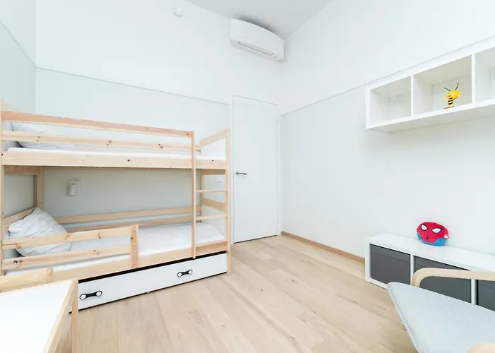 Brand New 2bdroom Free Parking *