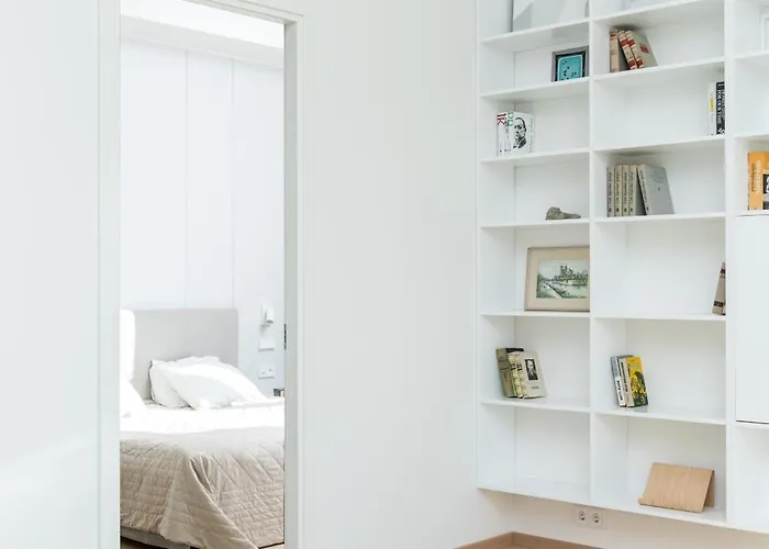 Brand New 2bdroom Free Parking Appartement