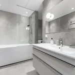 Brand New 2bdroom Free Parking *
